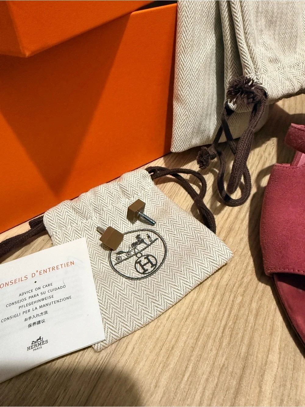 Hermès Sandals – Rose Suede with Palladium Kelly Hardware